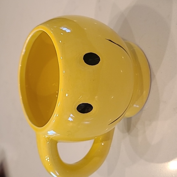 Handmade Smiley Face Mug - Picture 1 of 6